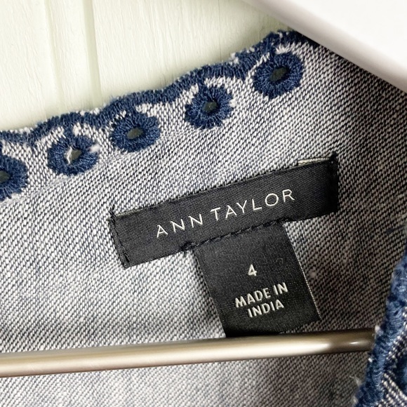 Ann Taylor Blue Chambray Shift Dress Size 4 Embroidered Eyelet Linen Cotton Boho - Picture 9 of 9